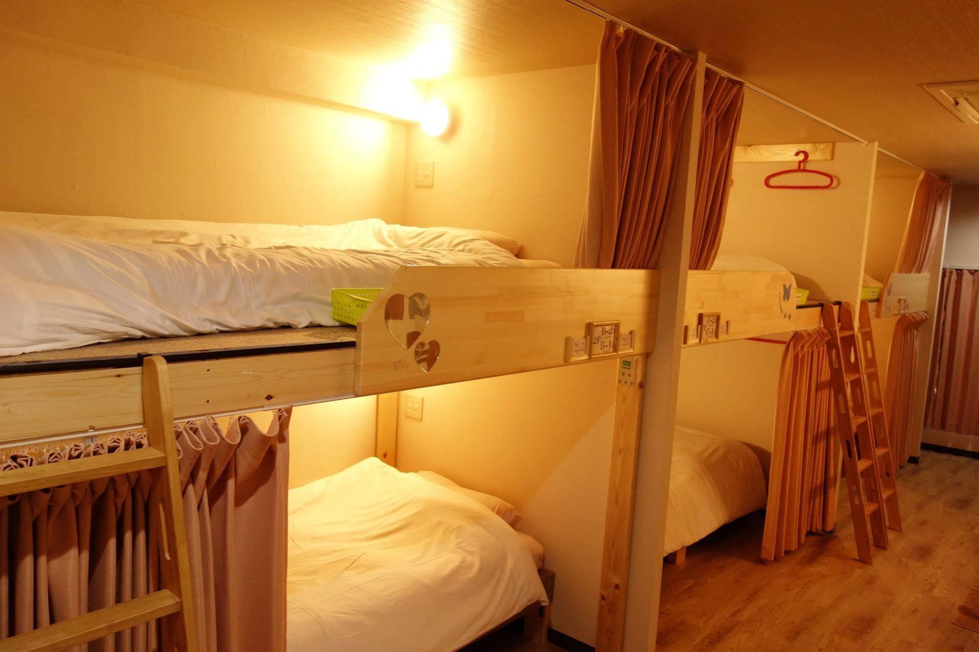 Ken'S House Hotel Osaka Bagian luar foto